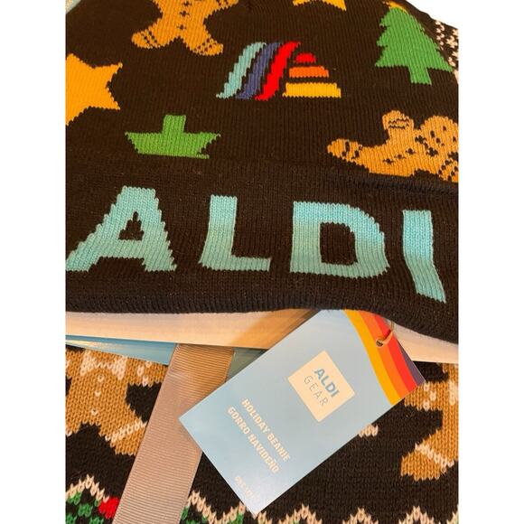 Aldi Gear Christmas Sweater and Hat Beanie Large 2024 Holiday Graphic AOP NEW - Picture 6 of 7